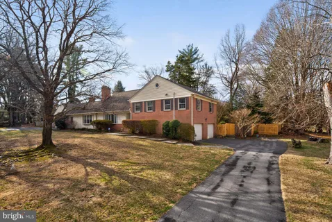 $1,300,000 | 10816 Fox Hunt Lane, Potomac, MD 20854