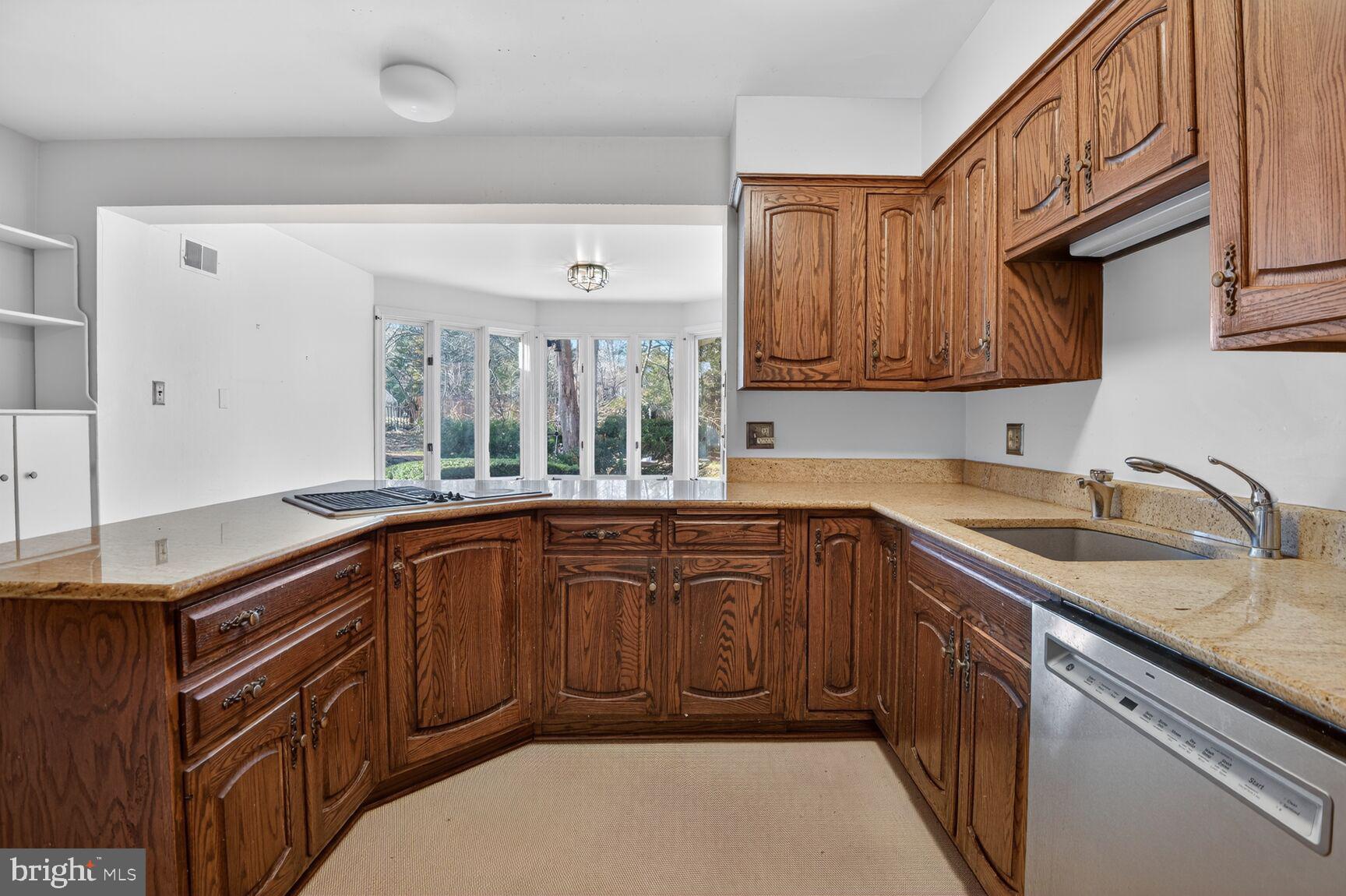 10816 Fox Hunt Lane Potomac, MD 20854 - Photo 9 of 26 Kitchen