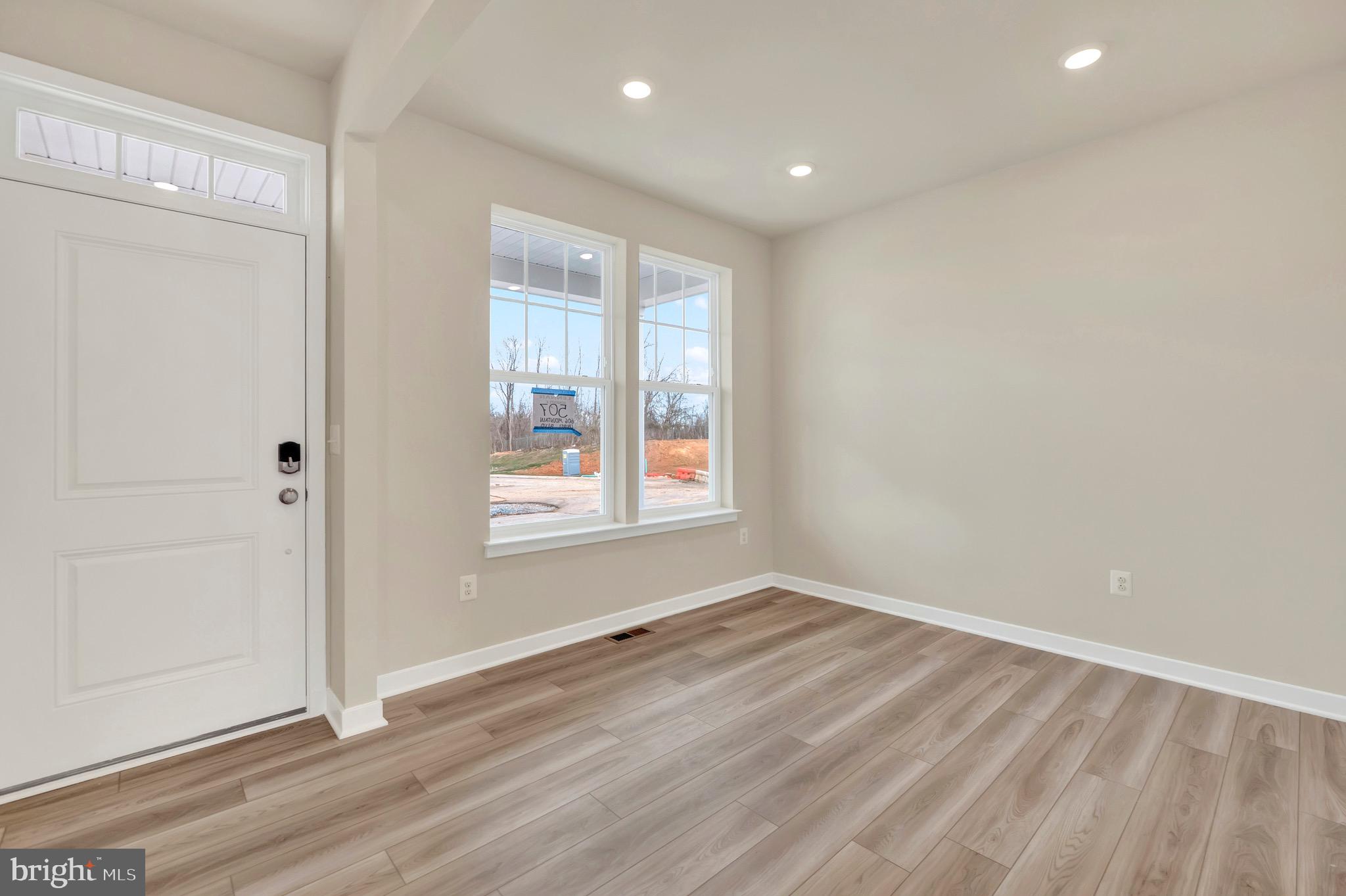 28 Forest Grove Avenue Ranson, WV 25438 - Photo 3 of 22