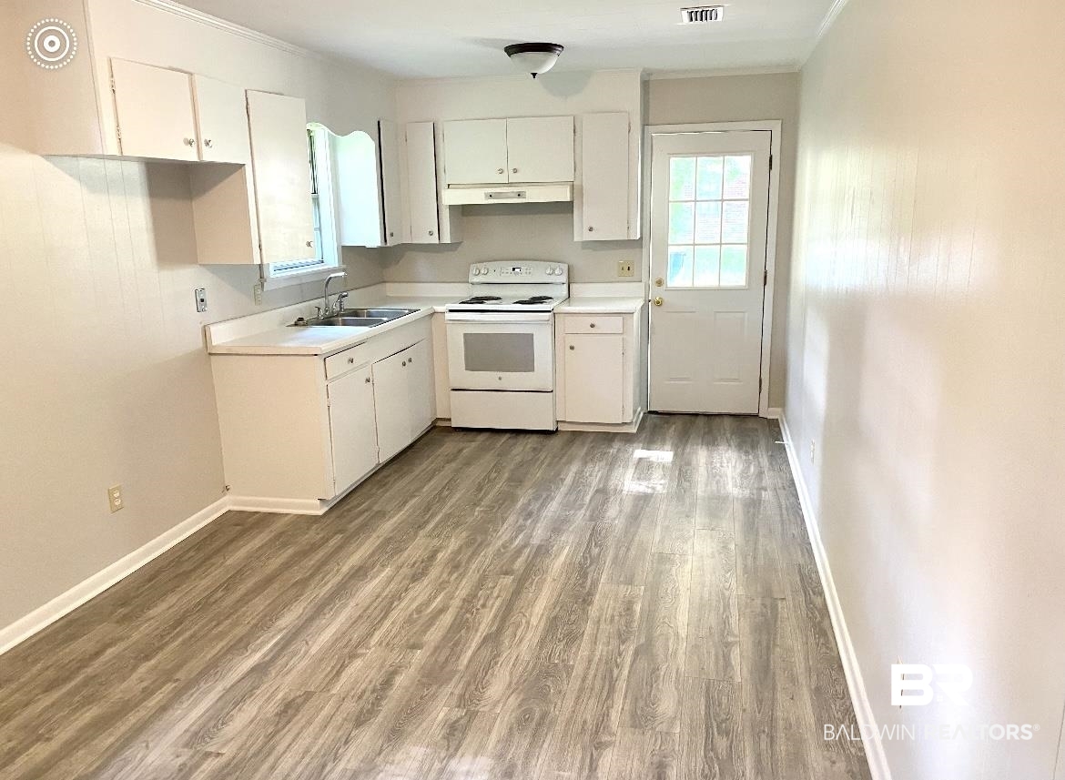 107 Avalon Street Brewton, AL 36426 - Photo 4 of 13