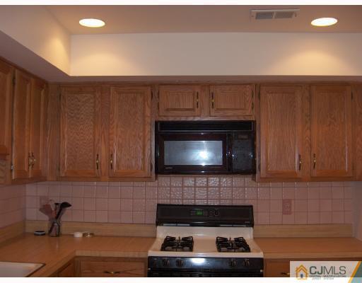 138 Redpine Loop Old Bridge, NJ 08857 - Photo 2 of 7