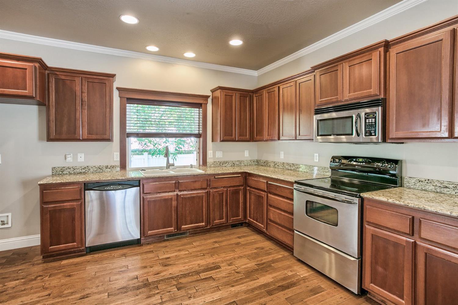 2160 Crestbrook Road, Unit 12 Medford, OR 97504 - Photo 2 of 33 Additional Photo