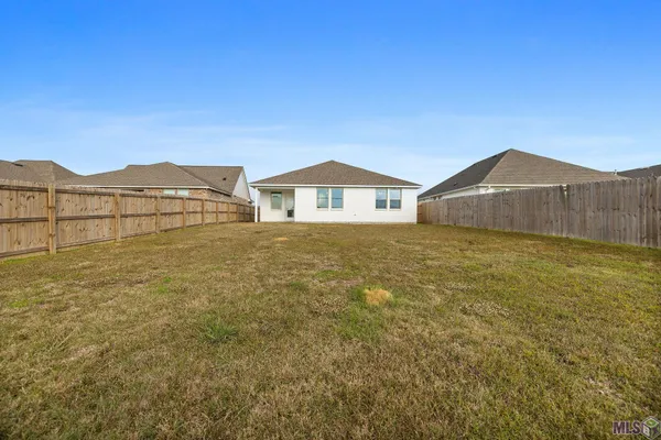 $290,000 | 12856 Silverbell Avenue, Denham Springs, LA 70726