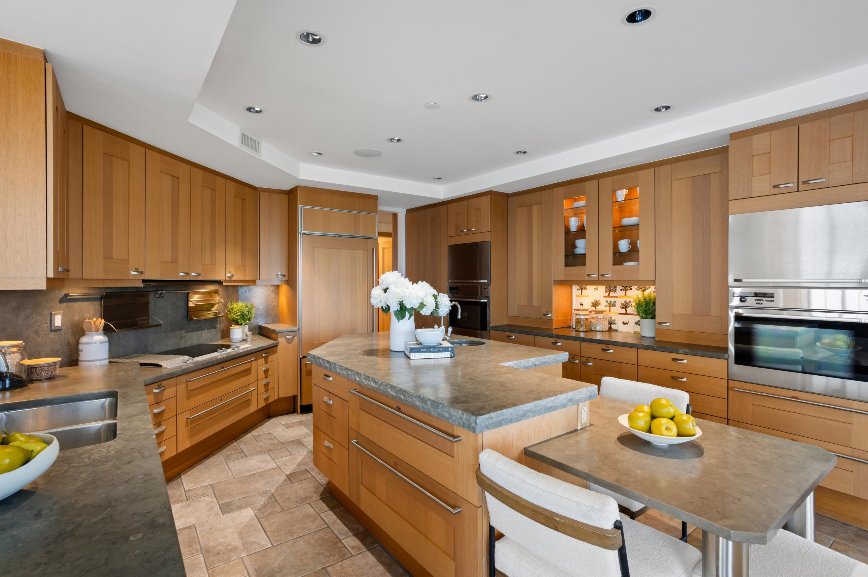 400 South Ocean Boulevard, Unit R12 Boca Raton, FL 33432 - Photo 13 of 41 KITCHEN