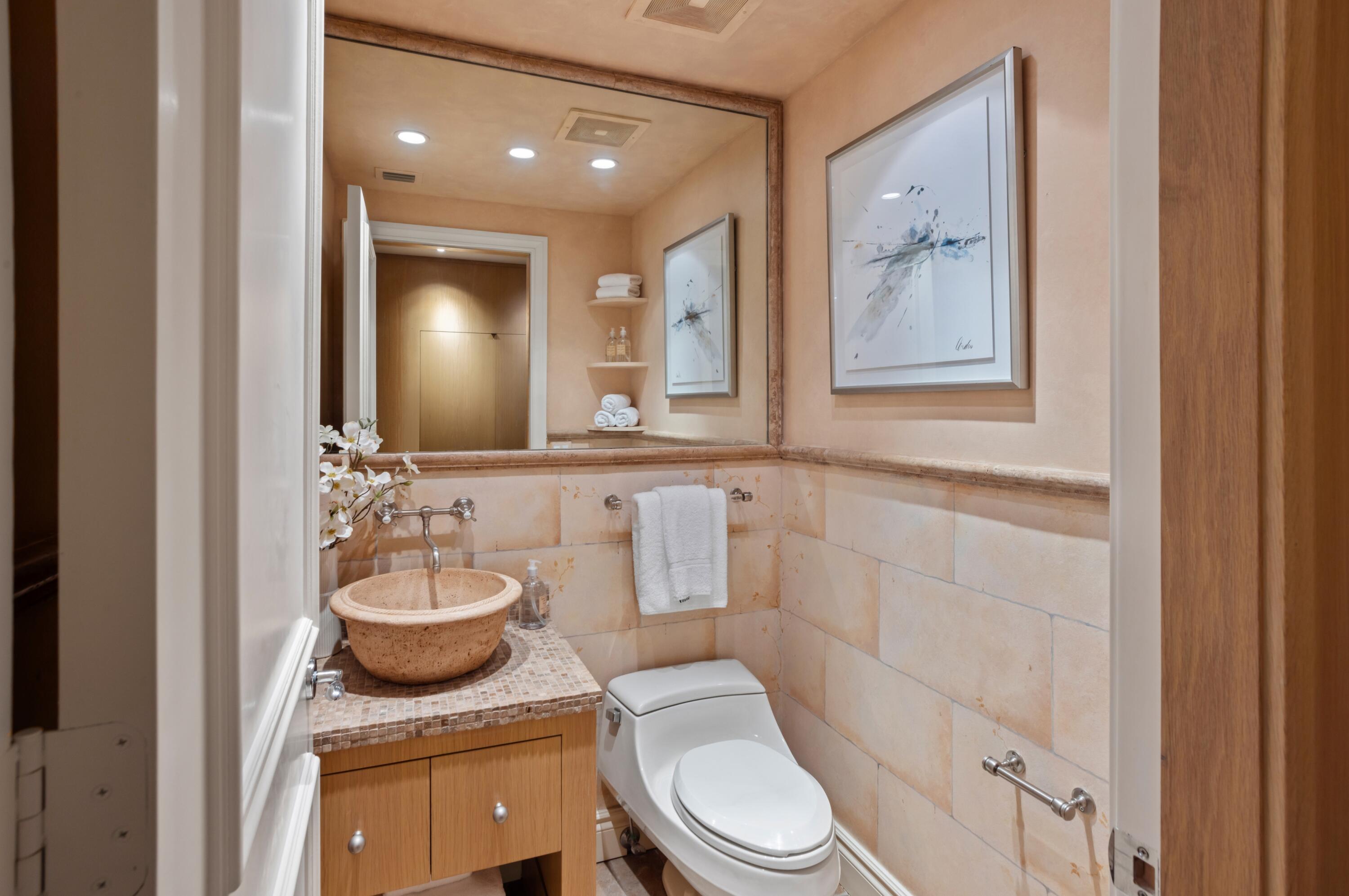 400 South Ocean Boulevard, Unit R12 Boca Raton, FL 33432 - Photo 23 of 41 POWDER ROOM