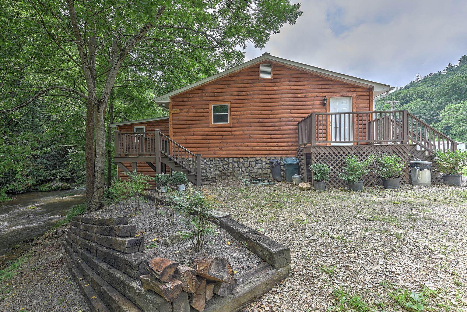 1330 Doe Creek Road Butler, TN 37640 - Photo 3 of 58 3