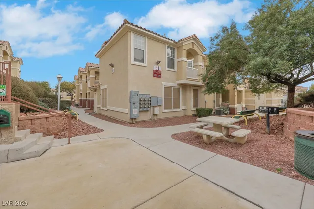 $1,650 | 5855 Valley Drive, Unit 2152, North Las Vegas, NV 89031