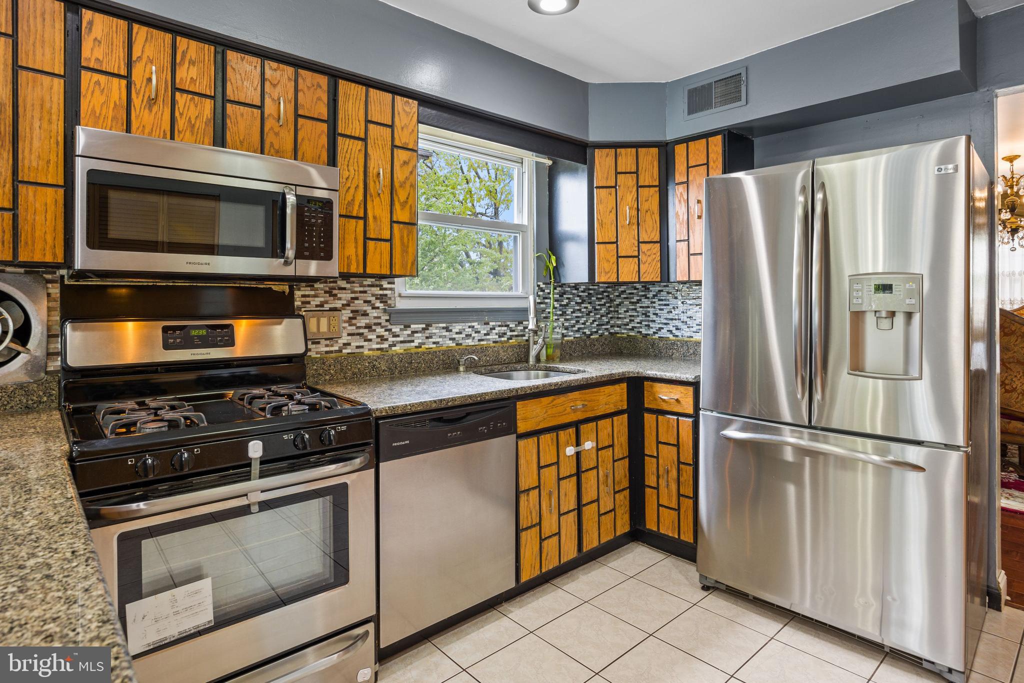 2073 Red Lion Road Philadelphia, PA 19115 - Photo 8 of 38 Gallery Image 8