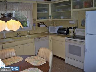 644 South Eagle Road Havertown, PA 19083 - Photo 4 of 12 Kitchen