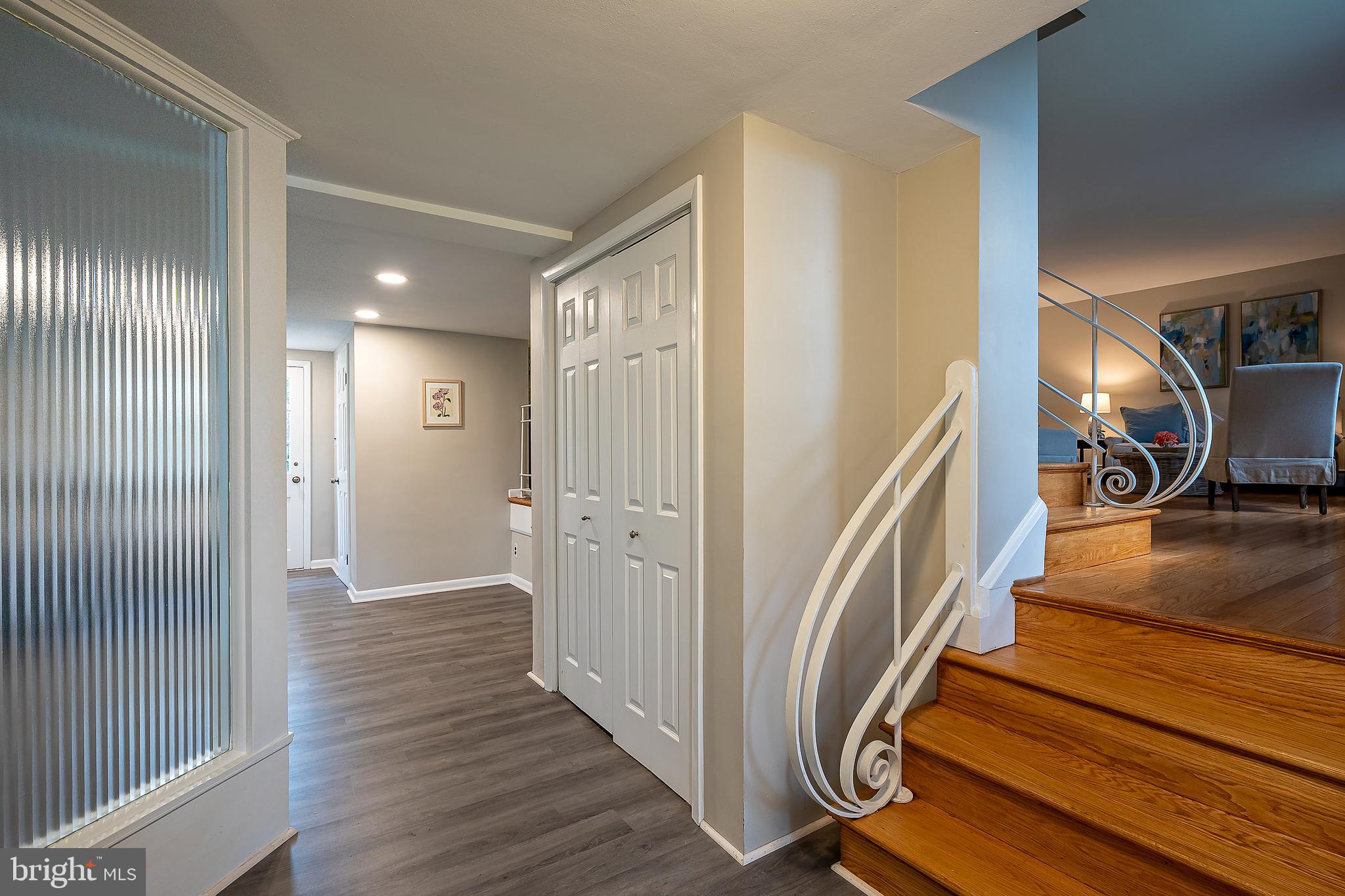3901 Chatham Road Ellicott City, MD 21042 - Photo 3 of 41 Foyer