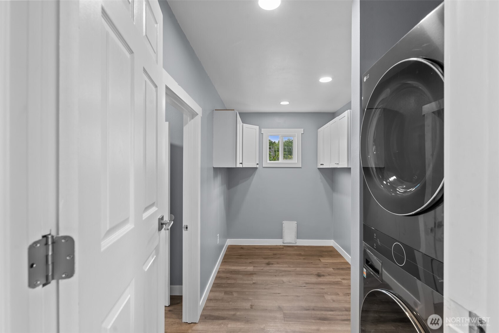 1750 Methow Street Wenatchee, WA 98801 - Photo 23 of 33 a view of hallway with washer and dryer