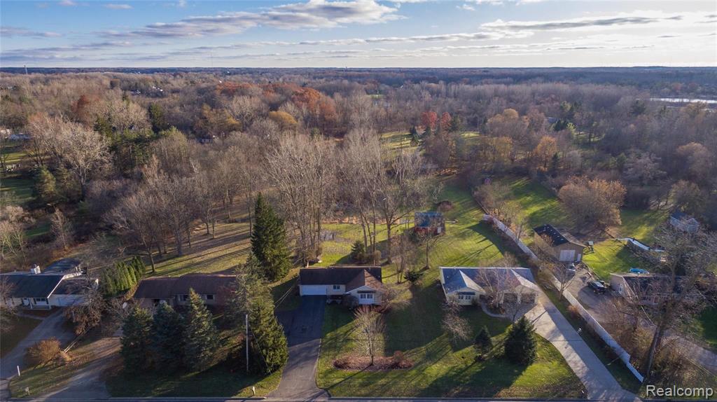 2271 Haslett Road East Lansing, MI 48823 - Photo 47 of 48