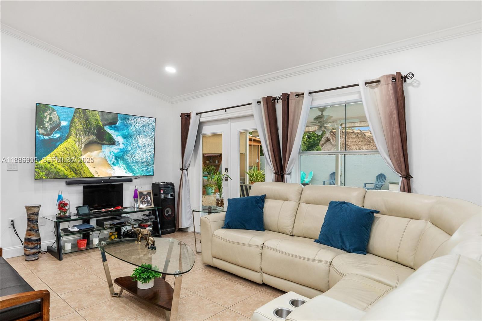 16310 Southwest 144th Avenue Miami, FL 33177 - Photo 15 of 46