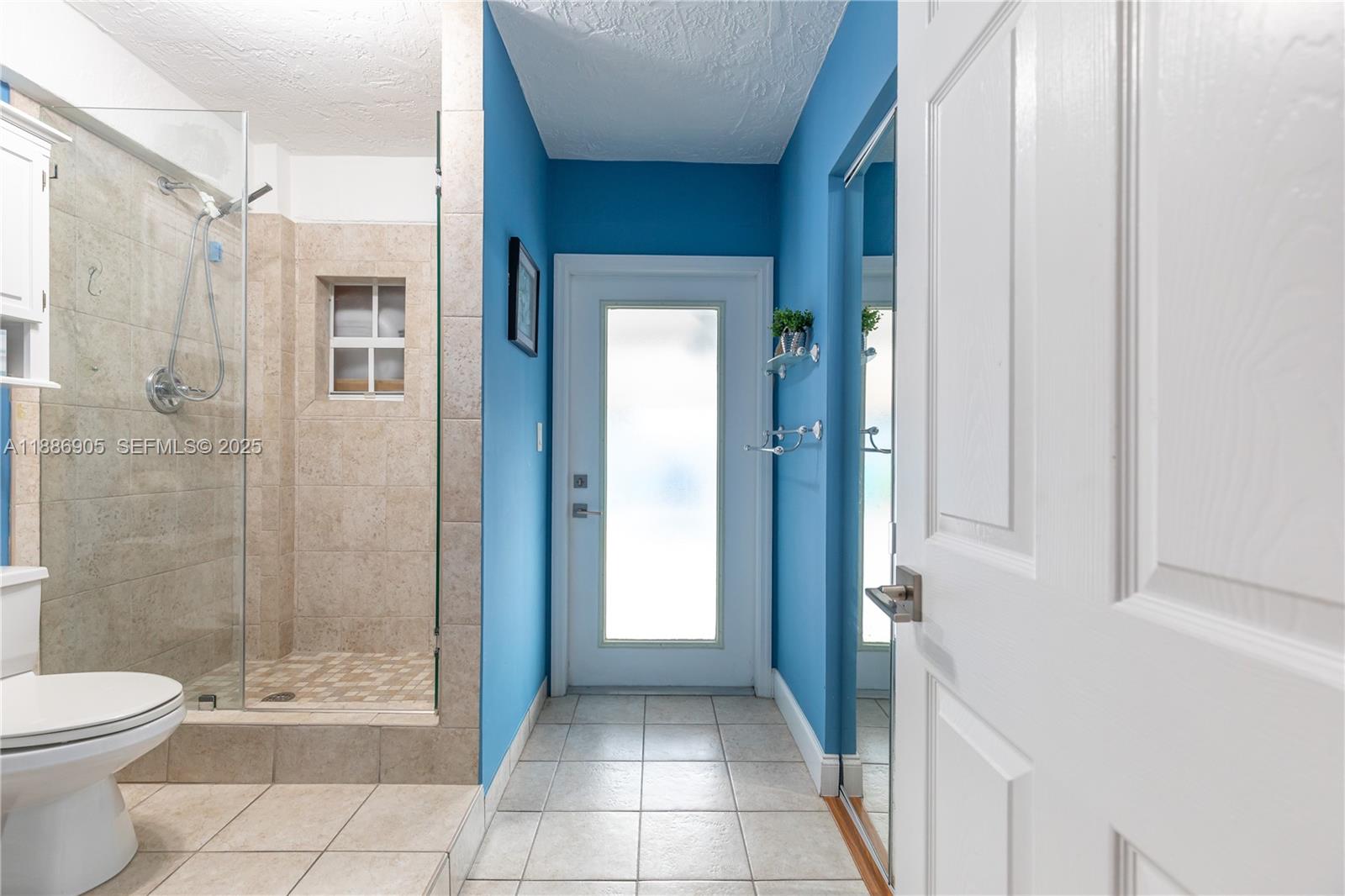 16310 Southwest 144th Avenue Miami, FL 33177 - Photo 24 of 46 Cabana/Guest Bath