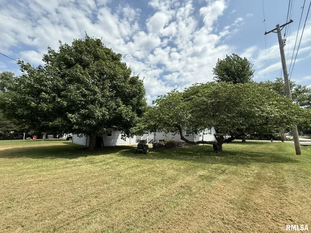 $85,000 | 390 South Jefferson Street, Roseville, IL 61473