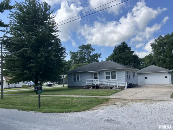 $77,000 | 390 South Jefferson Street, Roseville, IL 61473