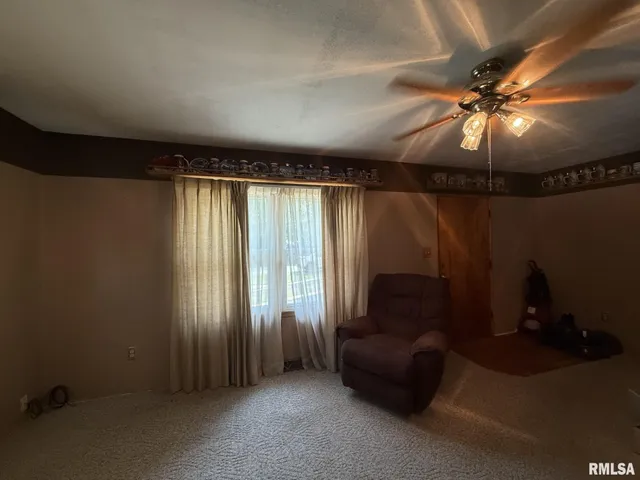 $85,000 | 390 South Jefferson Street, Roseville, IL 61473