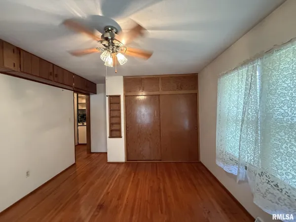 $77,000 | 390 South Jefferson Street, Roseville, IL 61473