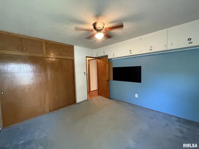 $85,000 | 390 South Jefferson Street, Roseville, IL 61473