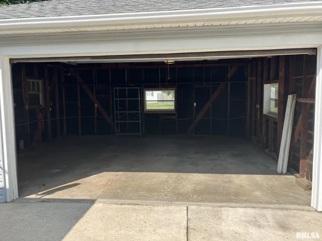 $85,000 | 390 South Jefferson Street, Roseville, IL 61473