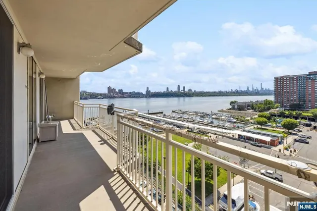 $469,000 | 1055 River Road, Unit 1014, Edgewater, NJ 07020