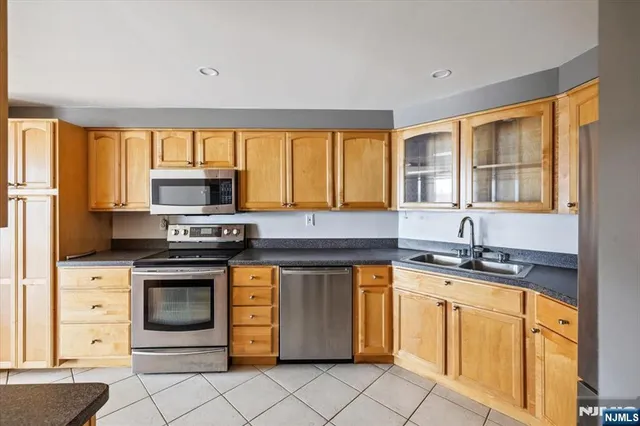 $469,000 | 1055 River Road, Unit 1014, Edgewater, NJ 07020