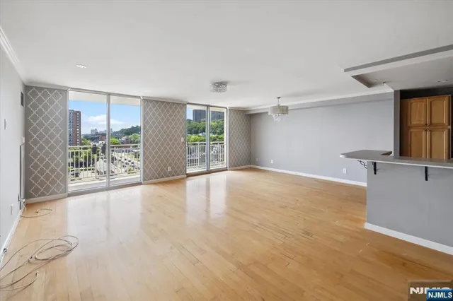 $469,000 | 1055 River Road, Unit 1014, Edgewater, NJ 07020