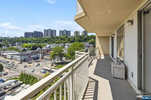 $469,000 | 1055 River Road, Unit 1014, Edgewater, NJ 07020