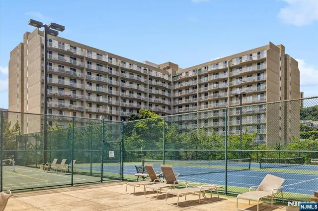 $469,000 | 1055 River Road, Unit 1014, Edgewater, NJ 07020
