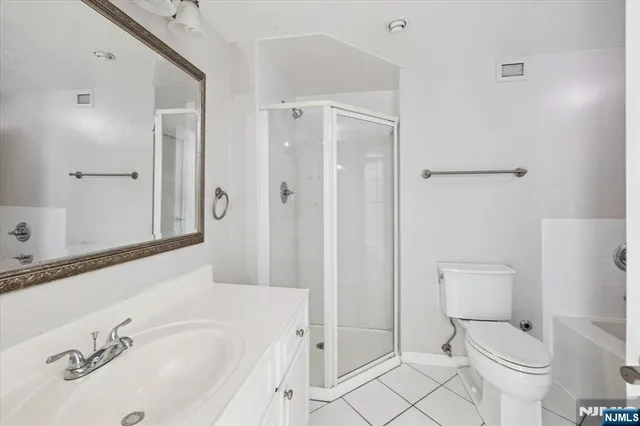 $469,000 | 1055 River Road, Unit 1014, Edgewater, NJ 07020