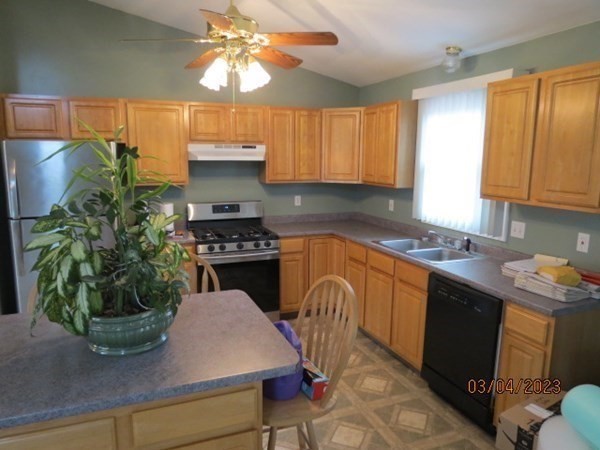 1076 New Boston Road Fall River, MA 02720 - Photo 5 of 35 Gallery Image 5