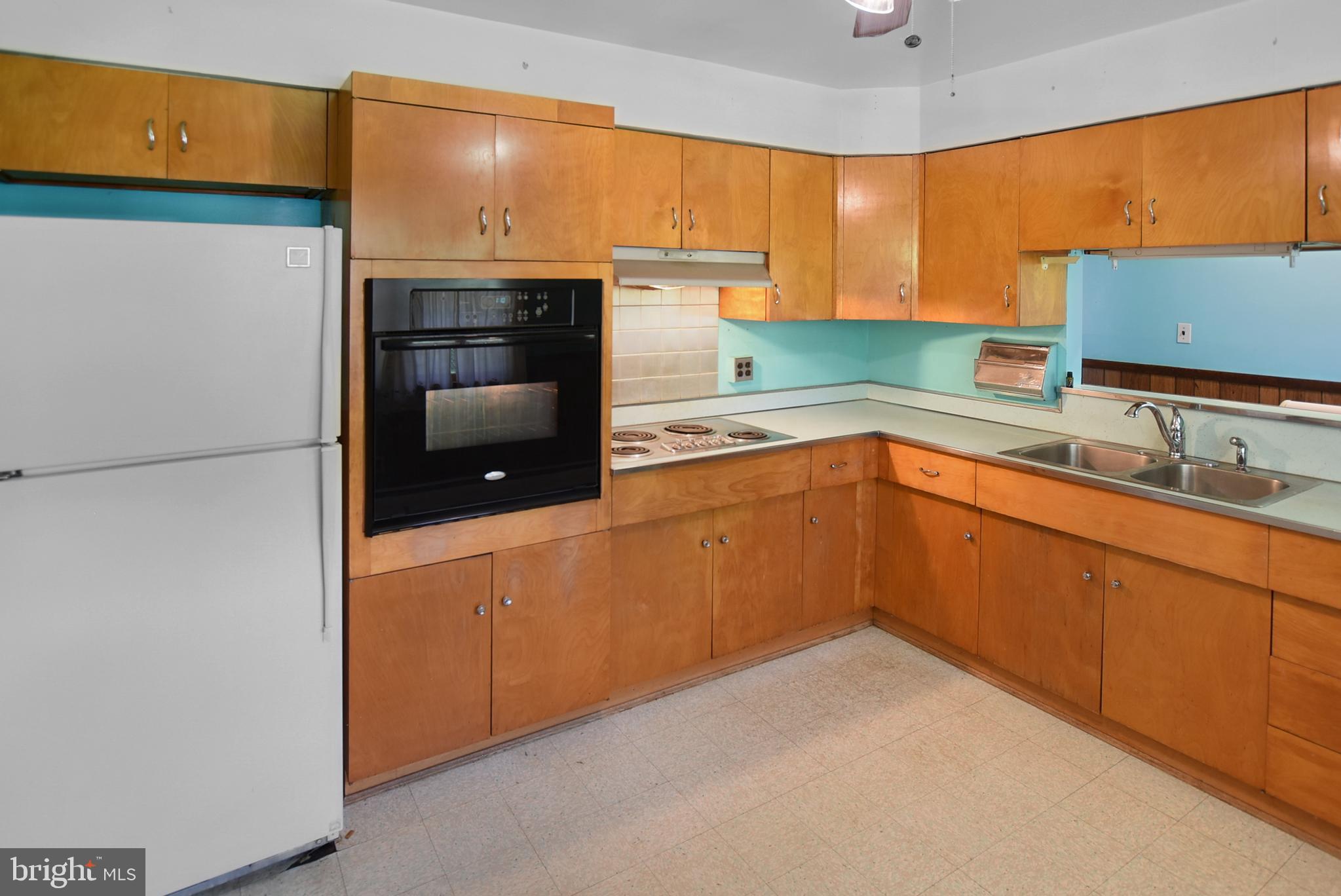 14 Friendship Road Friendship, MD 20758 - Photo 10 of 38 Original Kitchen cabinets and cooktop