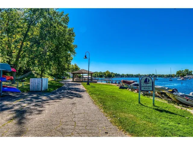 $495,000 | 3610 Northome Avenue, Deephaven, MN 55391