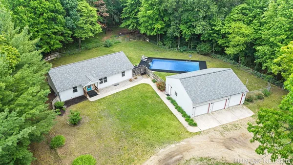 $425,000 | 1081 East 98th Street, Grant, MI 49327