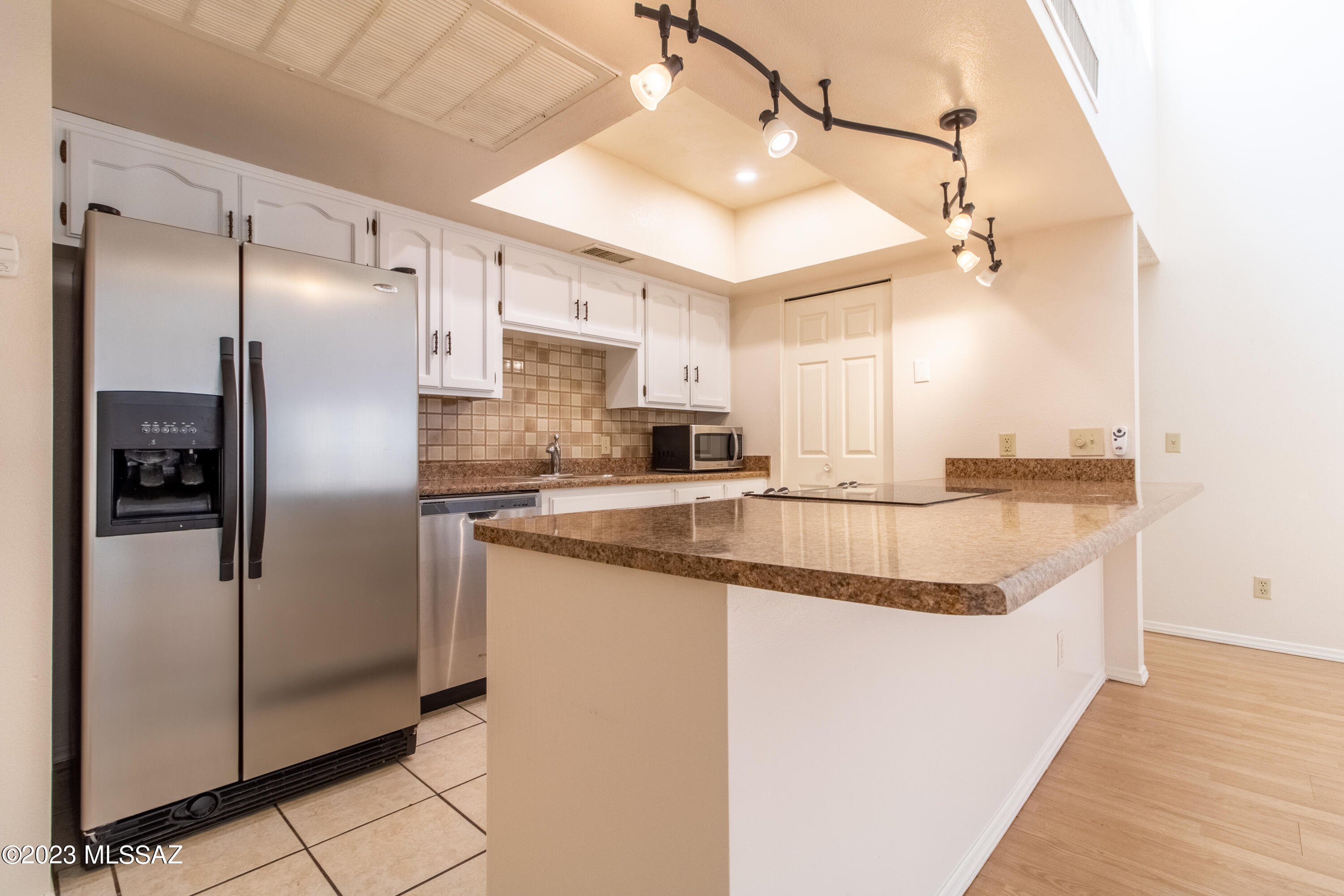 1200 East River Road, Unit E59 Tucson, AZ 85718 - Photo 3 of 12 IMG_7875-HDR