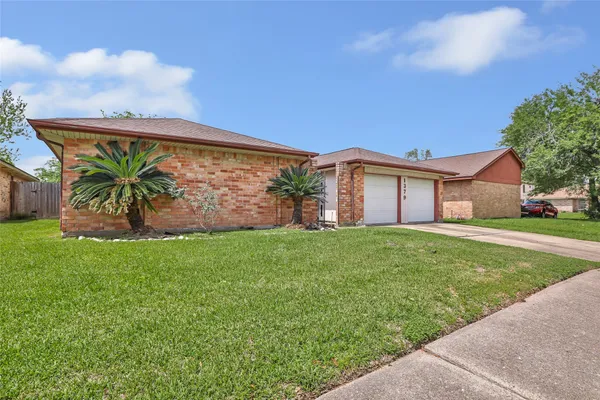 $179,900 | 1379 Wrotham Lane, Channelview, TX 77530