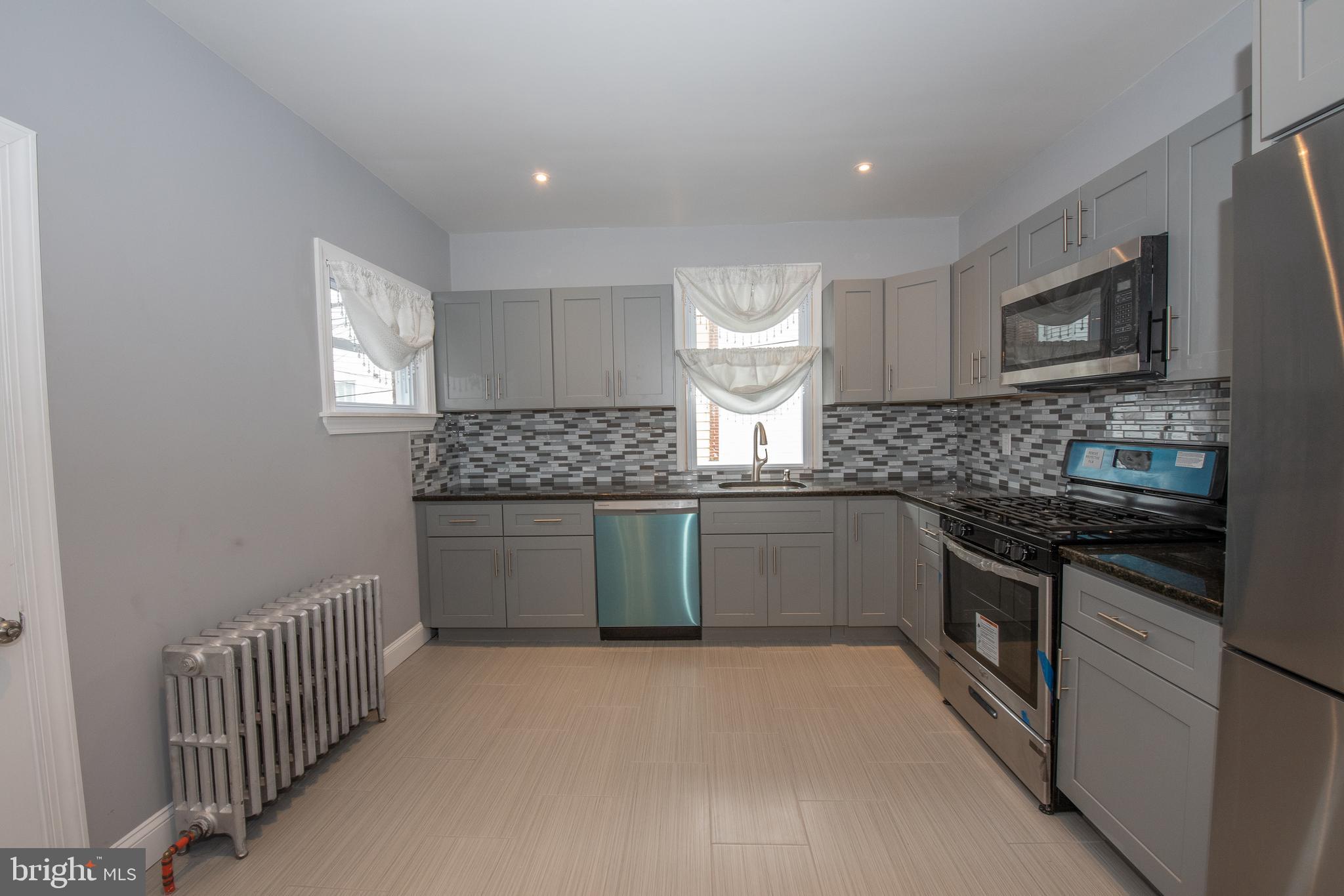 225 Avon Road Upper Darby, PA 19082 - Photo 16 of 39