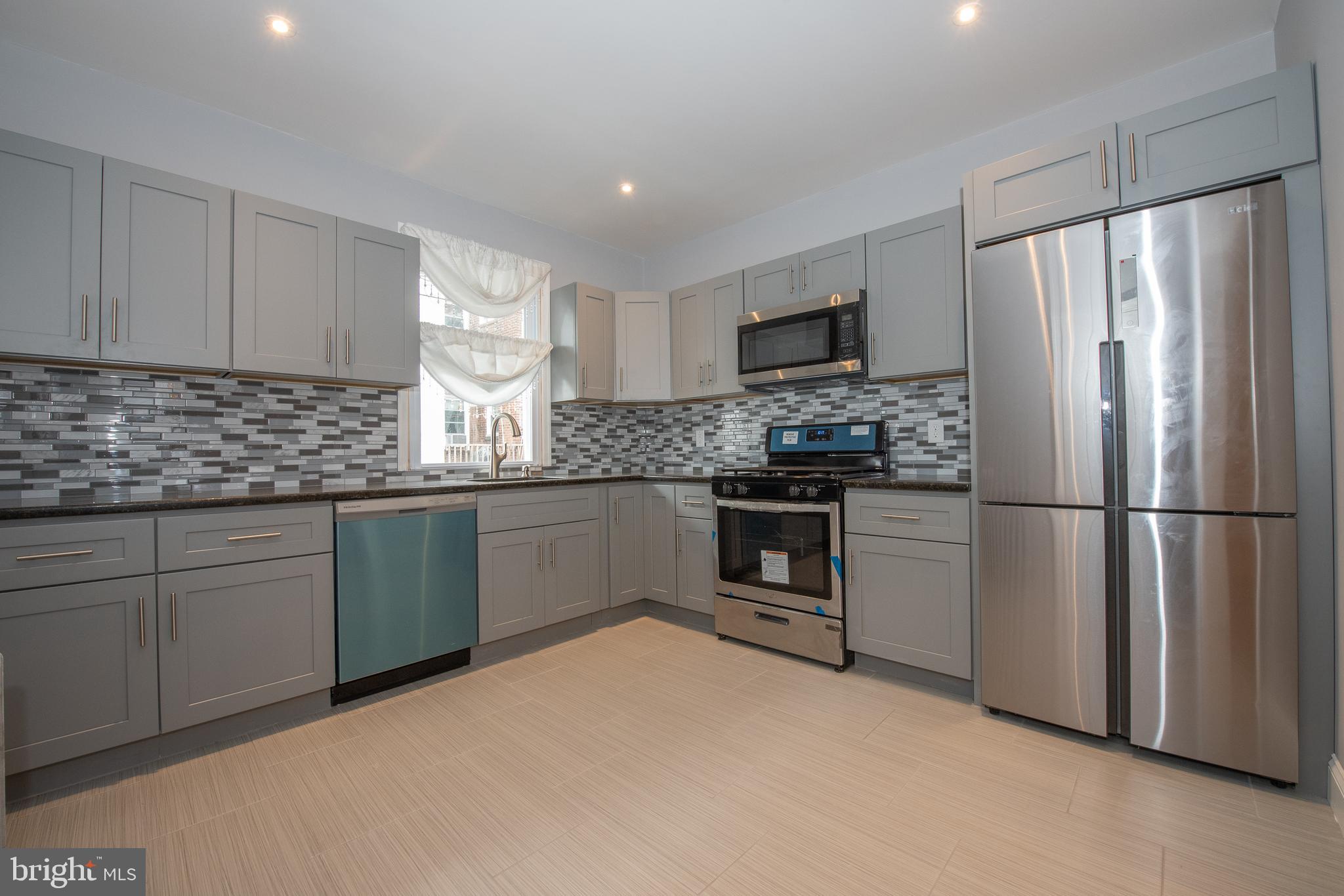 225 Avon Road Upper Darby, PA 19082 - Photo 17 of 39