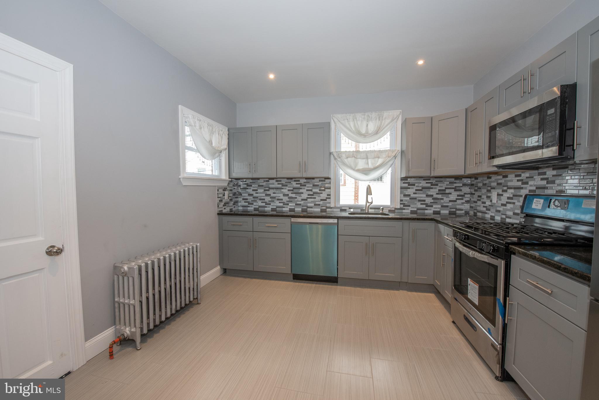 225 Avon Road Upper Darby, PA 19082 - Photo 18 of 39