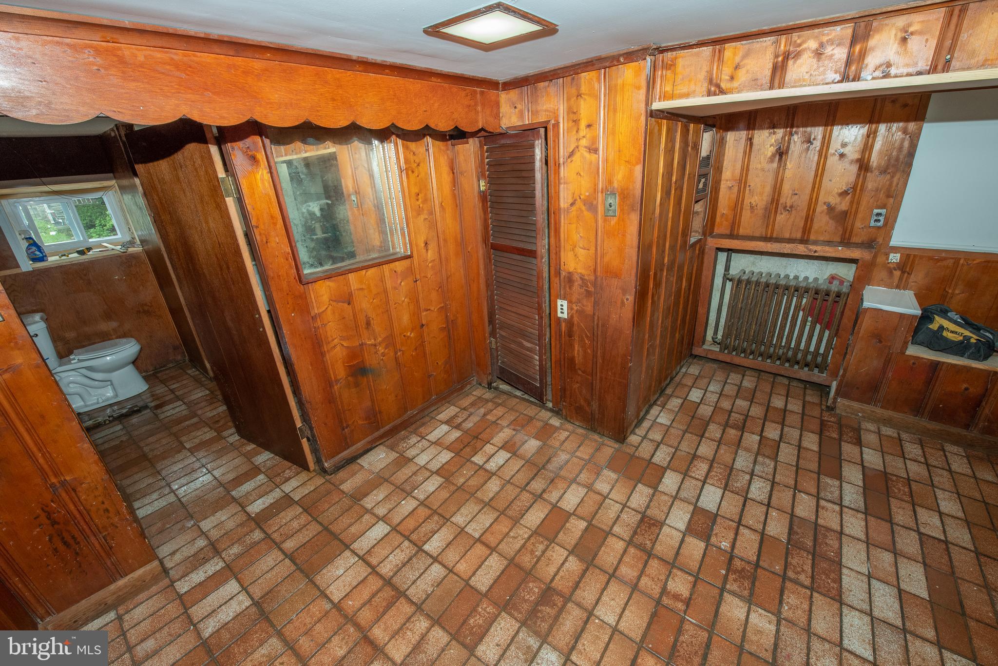 225 Avon Road Upper Darby, PA 19082 - Photo 36 of 39