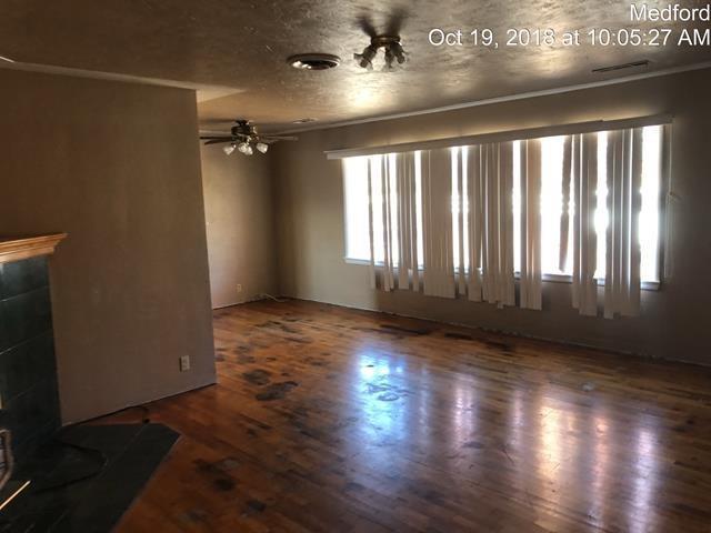 405 Oak Grove Road Medford, OR 97501 - Photo 2 of 10 Additional Photo