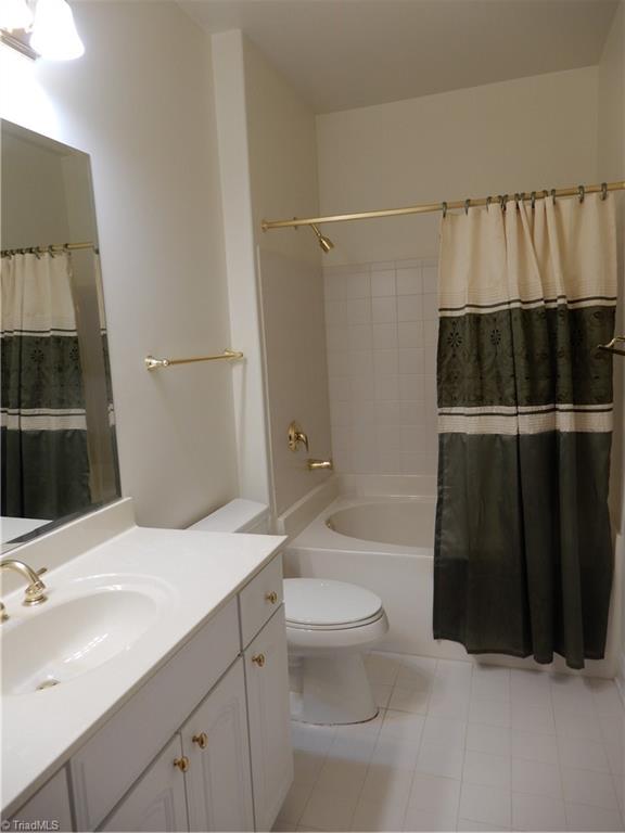 522 College Road Greensboro, NC 27410 - Photo 16 of 20 Second Bath