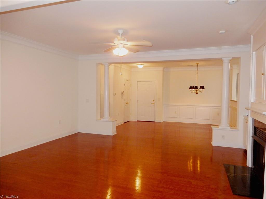 522 College Road Greensboro, NC 27410 - Photo 5 of 20 Living Room