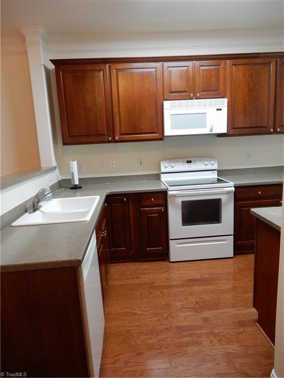 522 College Road Greensboro, NC 27410 - Photo 8 of 20 Kitchen