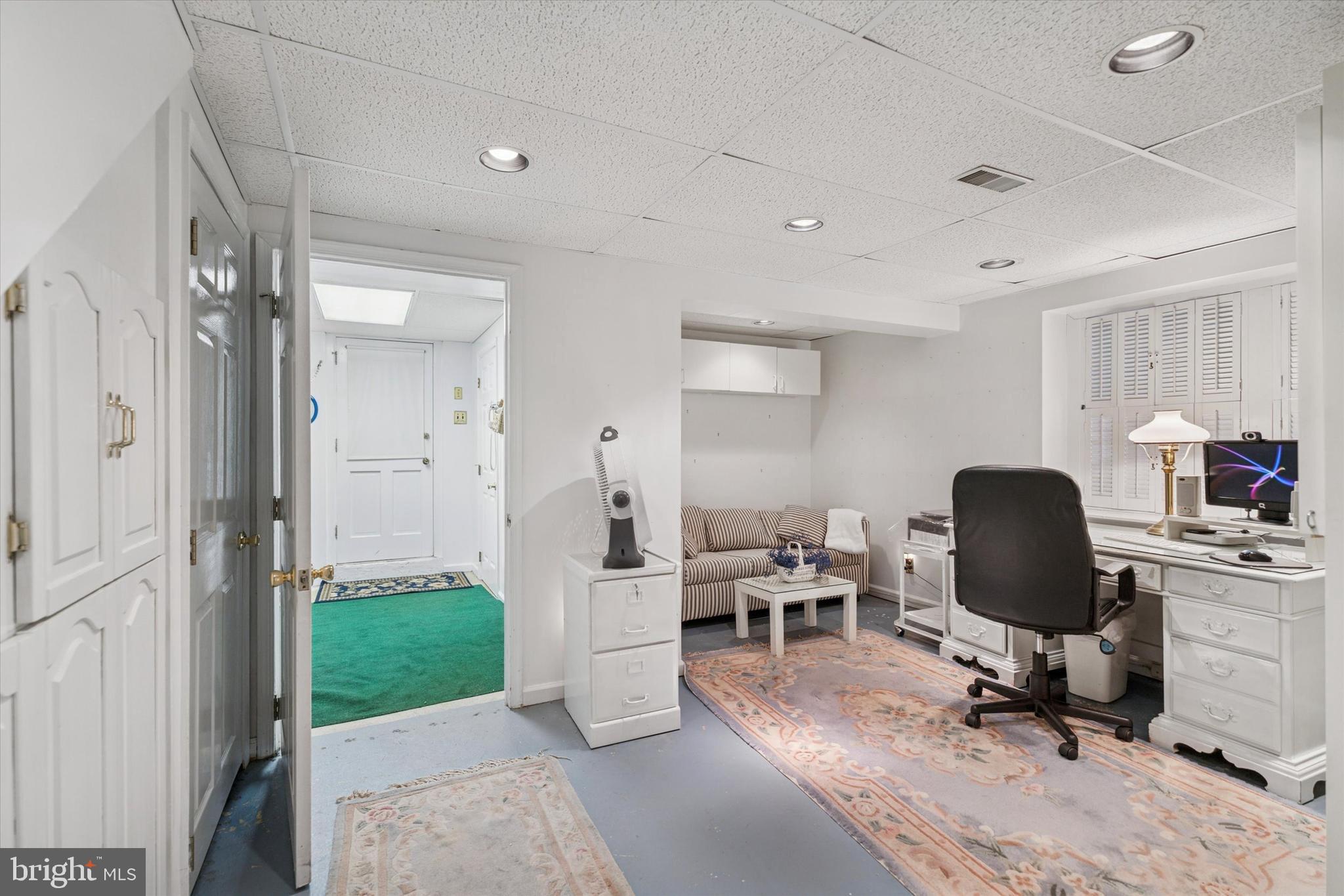 515 Conway Avenue Narberth, PA 19072 - Photo 24 of 27 a workspace with furniture and a window