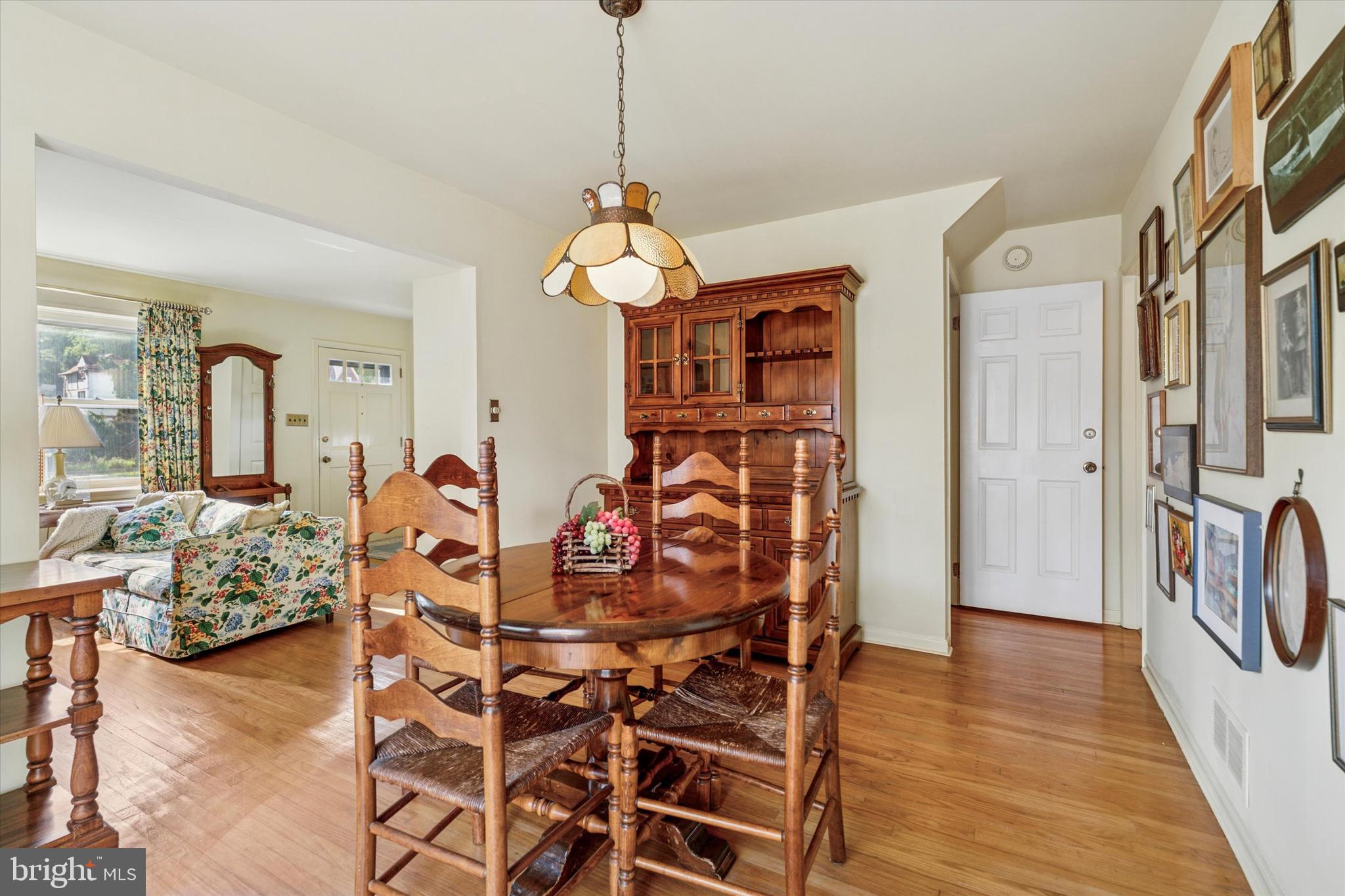 515 Conway Avenue Narberth, PA 19072 - Photo 7 of 27 a view of a livingroom with furniture and hardwood floor