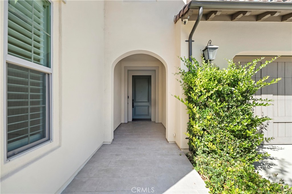 121 Paxton Irvine, CA 92620 - Photo 5 of 61 a view of a back yard of the house