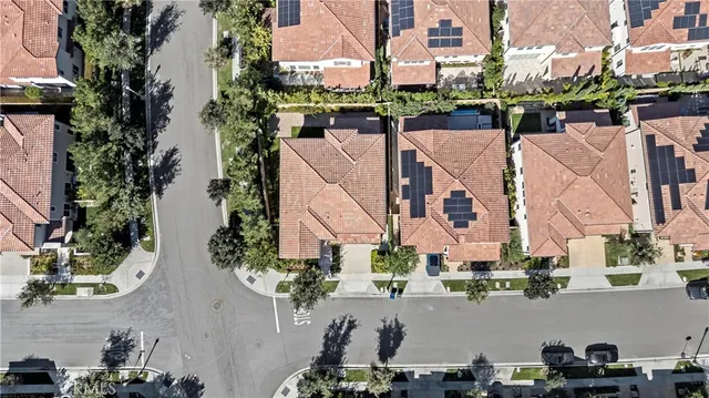 $6,900 | 121 Paxton, Irvine, CA 92620