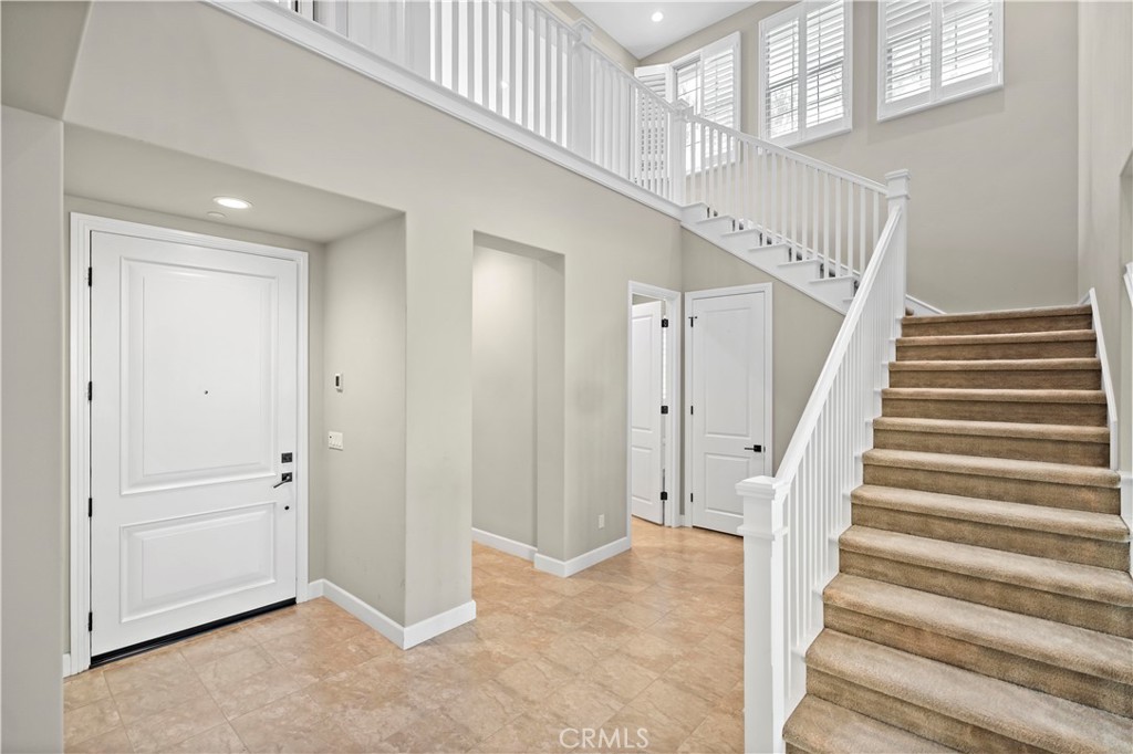 121 Paxton Irvine, CA 92620 - Photo 7 of 61 a view of entryway