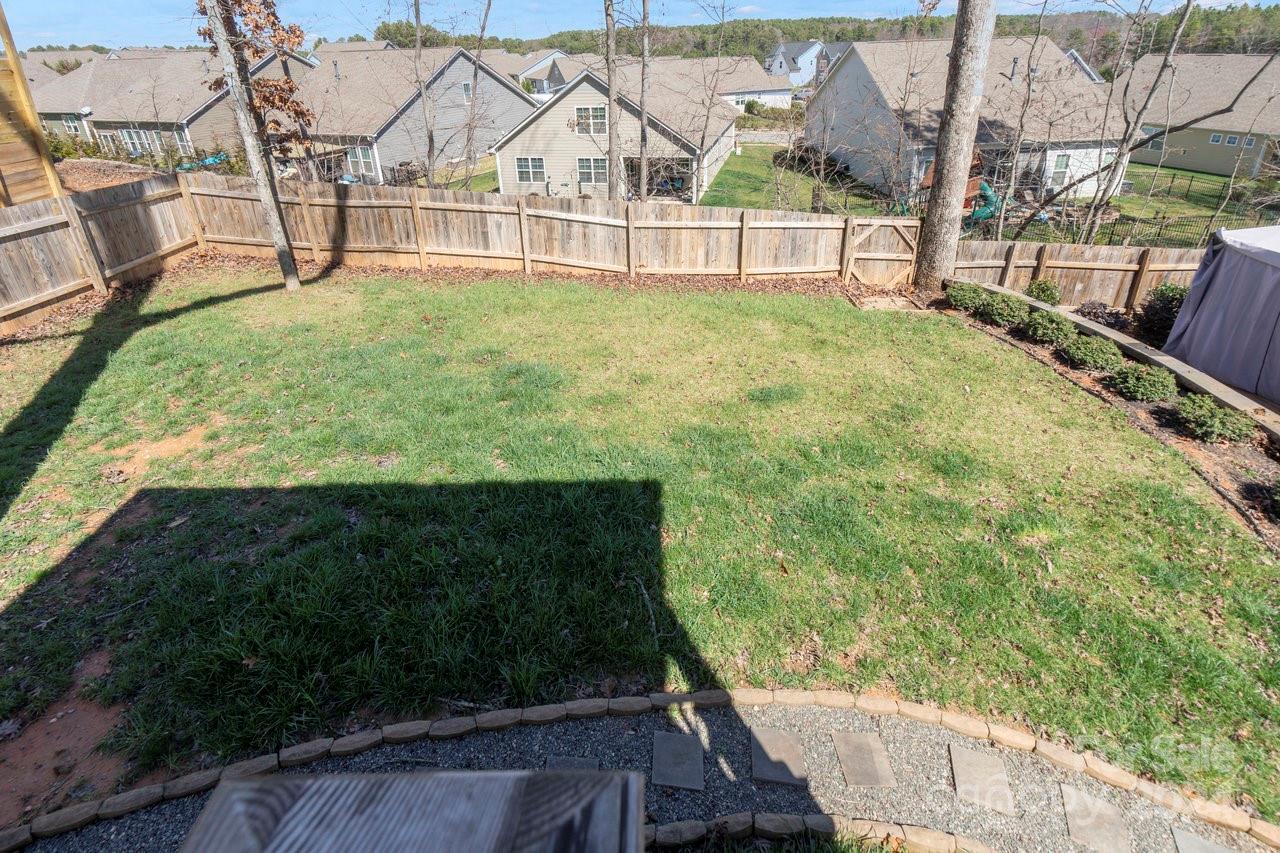 7609 Red Robin Trail Denver, NC 28037 - Photo 10 of 19 a view of outdoor space and yard